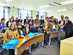 タイ・チェンマイ大学MBA学生のABS訪問（教室での集合写真）